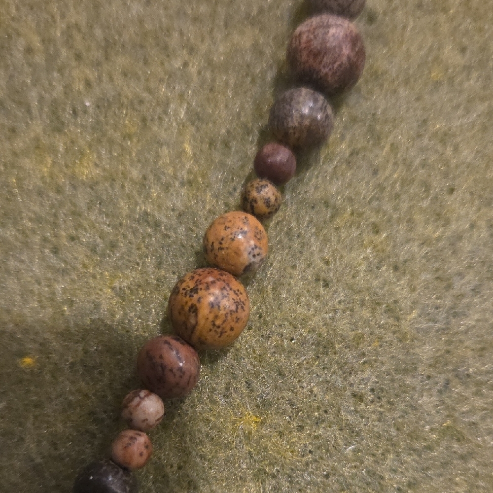 Elegant Brown Beaded Necklace - Picture 4 of 10